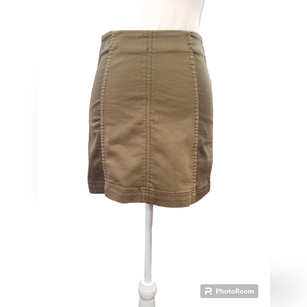 Free People Olive mini skirt. Size 0